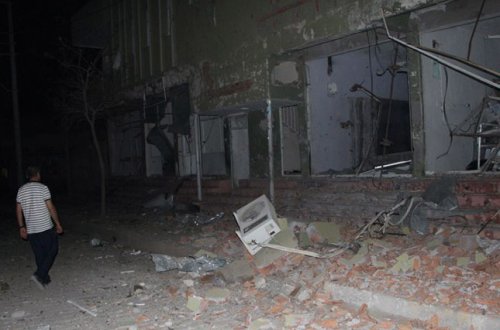 Türkiyədə bomba yüklənmiş maşın partladıldı