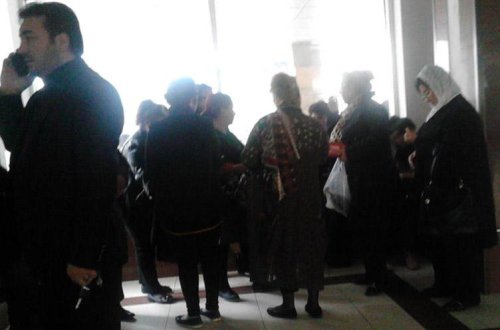 Transformatorun yandırdığı sevgi: ailələr arasında