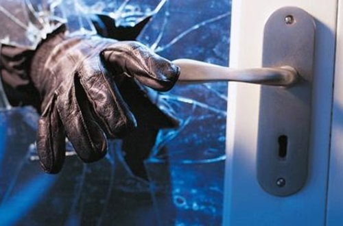 Bakıda mağaza qarət edənlər saxlanılıb