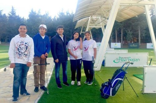 Anar Məmmədov yeniyetmə qolfçularla görüşdü