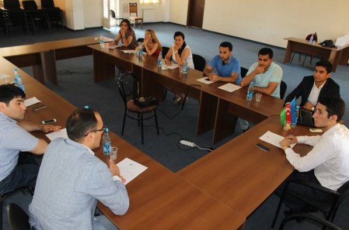 Polşadakı diasporumuz Mətbuat günü münasibəti ilə jurnalistlərlə görüşüb