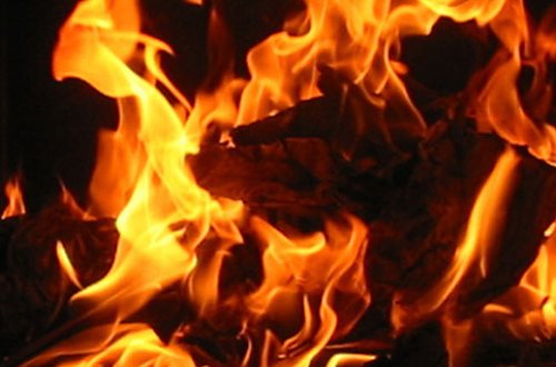 9 yaşlı uşaq benzindən alışdı