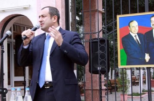 Adil Əliyev görüşlərini uğurla davam etdirir