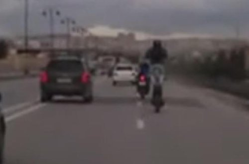 Bakıda motoşou: ölümlə oynadı