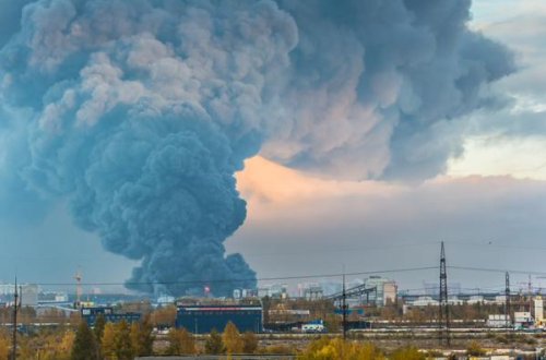 Yanğın şəhəri zülmətə bürüdü: 15 saatdır söndürə bilmirlər