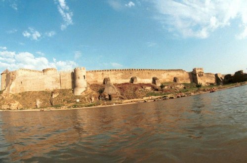 Ukraynada səyahət gəmisi batdı: