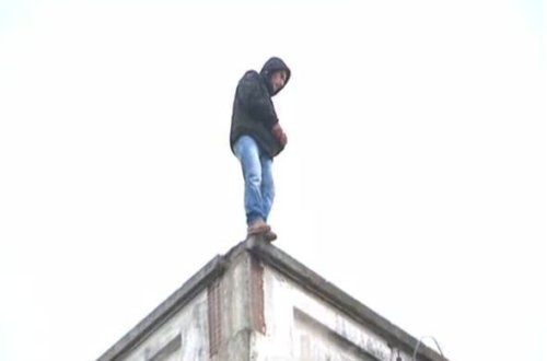 ​Bakıda intihar cəhd