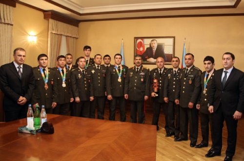 Zakir Həsənov hərbçilərin VI Dünya Oyunlarının iştirakçıları ilə görüşüb