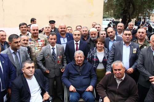 Azay Quliyevin  Qarabağ veteranları, əlilləri və şəhid ailələri ilə görüşündə izdiham