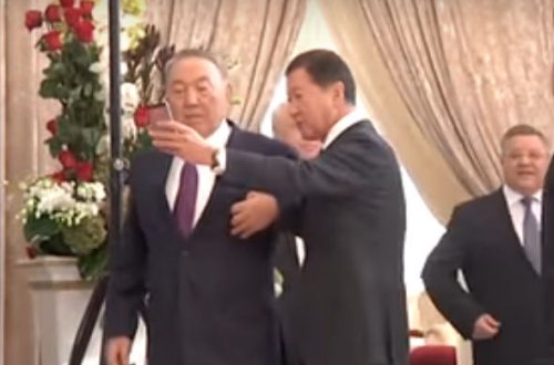 Nazarbayev milyarderi pərt etdi
