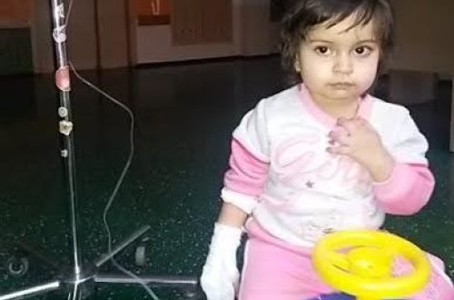 2 yaşlı Aylanın köməyə ehtiyacı var