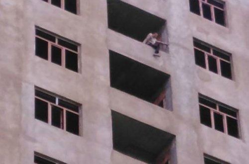 Maaşını ala bilməyən fəhlə intihar etmək istədi