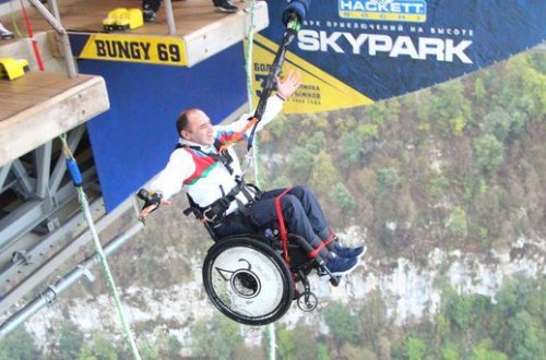 Azərbaycanlı paralimpiyaçının ekstremal tullanışı