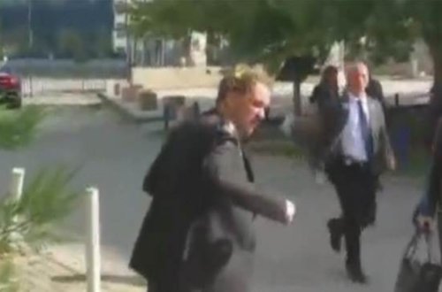 Nazir müavininə yumurta atdılar...