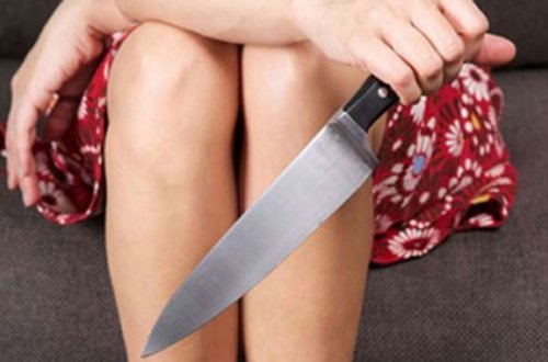 Bakıda qadını rəfiqəsi bıçaqladı