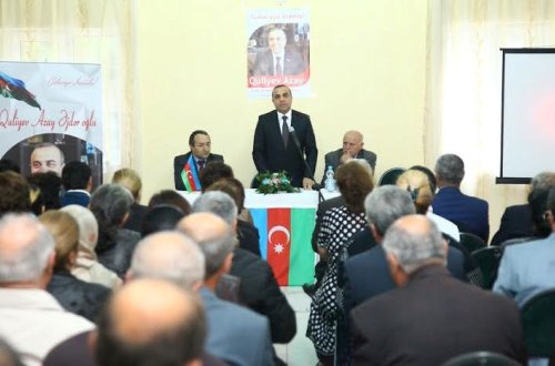 Azay Quliyev 7-ci mikrorayon sakinləri ilə görüşdü