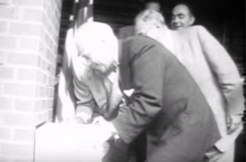 Amerikada xəstəxanın xarabalığında gələcək nəslə müraciət tapılıb