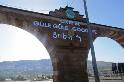 Türkiyədə erməni dilində “Xoş gəlmisiniz” yazısını qopardılar