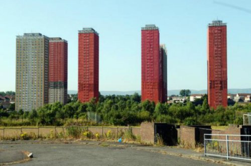 6 yaşayış binasını eyni anda partlatdılar