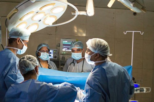 Ölü hindli vaxtında oyandı