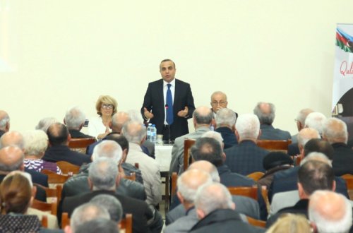 Azay Quliyev rayon ağsaqqallarının xeyir-duasını aldı