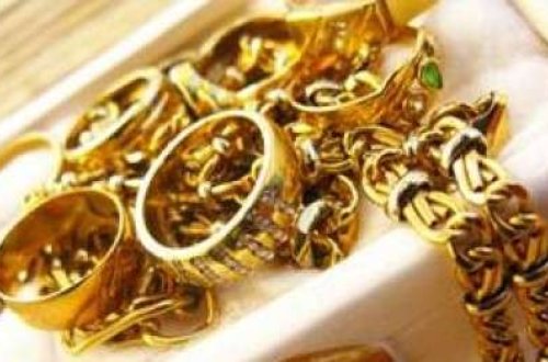 Məşhur cərrahın evindən xeyli qızıl apardılar