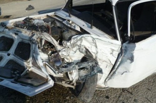 Avtomobil atı vuraraq öldürüb, 2 nəfər ağır xəsarət alıb