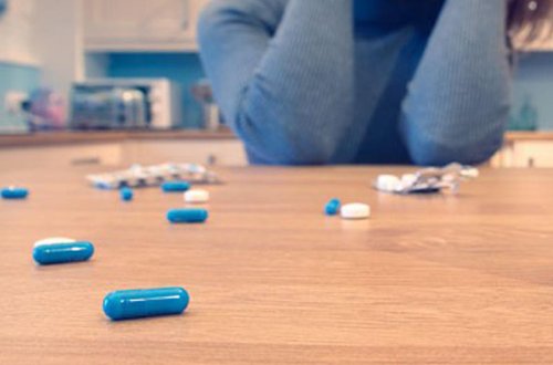 Bakıda 19 yaşlı qız intihar etdi