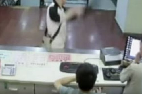 Kafeni elə hala saldı ki... - Komputerləri uçurdu