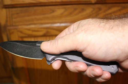 Qanunla qadağandır, amma piştaxtalarda açıq satılır