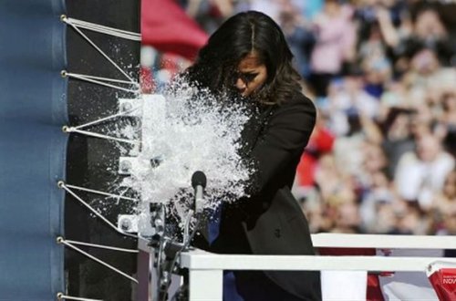 Mişel Obama USS Illinois-ə qarşı