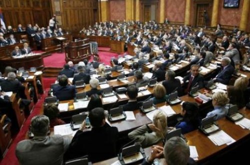 Parlamentdə partlayış