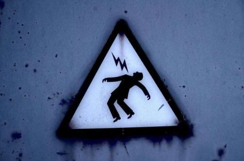 Yevlax sakini qəfil yanan işığa qurban getdi