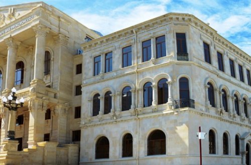 Ata-anasını vəhşicəsinə öldürdü...