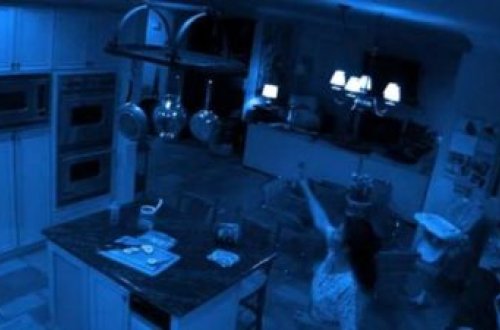 Ruh mətbəxə gəldi, əşyalar yerindən tərpəndi...