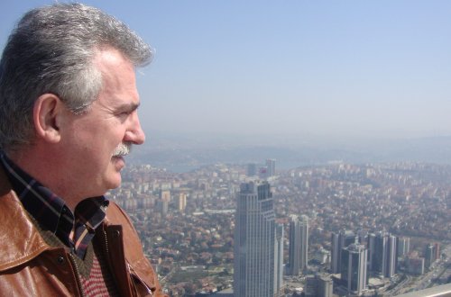 TEYMUR RZAYEV: “NƏNƏM FIRÇALARI MƏNƏ HƏDİYYƏ ETDİ...”