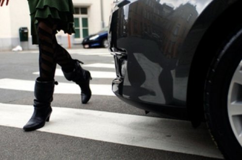 Qadını əri öldüyü yerdə maşın vurdu