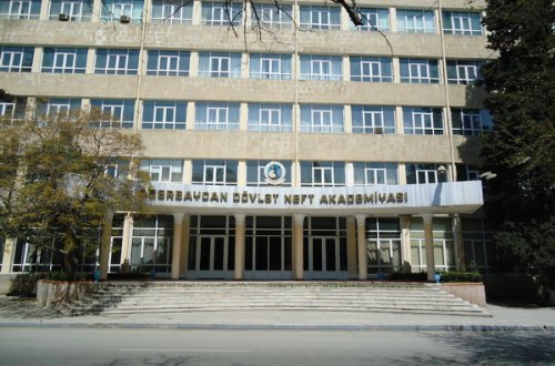 Azərbaycan Dövlət Neft və Sənaye Universitetində tələbələr ayağa qalxdı