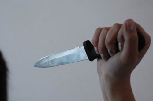 38 yaşlı Bərdə sakini bicaqlanıb