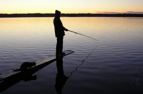 Balıq tutarkən batma təhlükəsi ilə üzləşdi