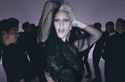 Ledi Qaqa məşhur brendin