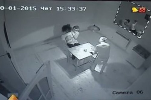 Bakıda qızı evdə zəncirlə bağladılar