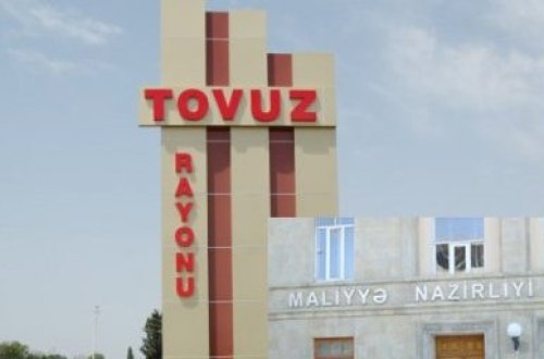 Tovuzda böyük yeyintinin tüstüsü göz çıxarır...