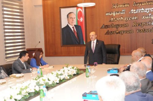 Nəsimi rayon İcra Hakimiyyəti ahıl vətəndaşları təbrik etdi -