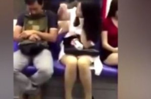 Qadın metroda kişiyə təcavüz eti