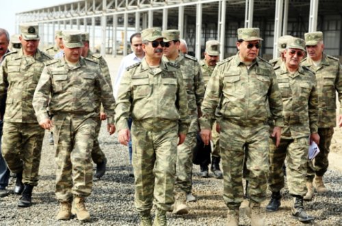 Zakir Həsənov cəbhədə