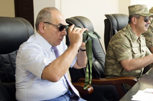 Yaqub Eyyubov nazirlə döyüş-sınaq atışlarına baxdı