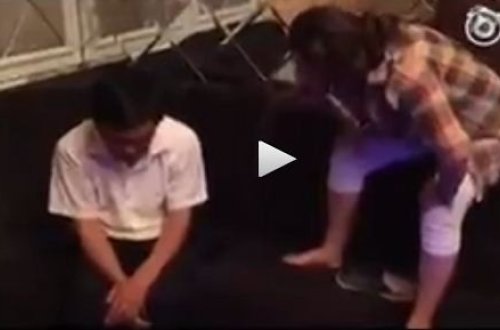 Qadın gecə klubuna gedən ərini döydü