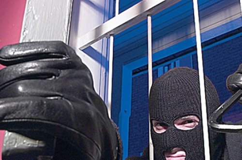 Bakıda evdən 10 min aparan cani tutuldu