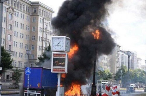 Berlində GÜCLÜ PARTLAYIŞ